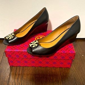 Tory Burch leather peep toe wedges 8
